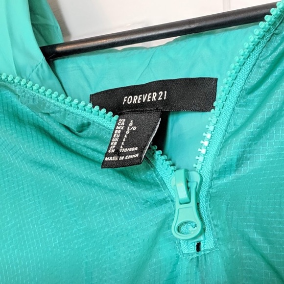 Cropped windbreaker - Picture 3 of 3